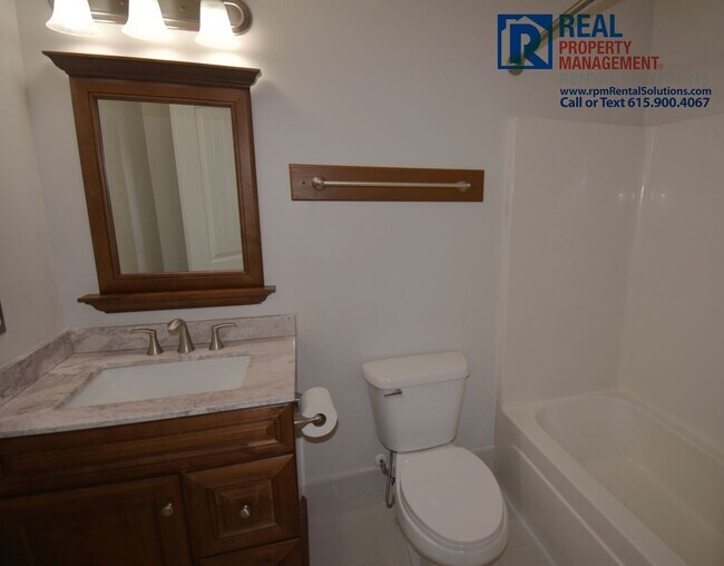 Building Photo - Wonderful 3BR Mboro townhome- GREAT location!