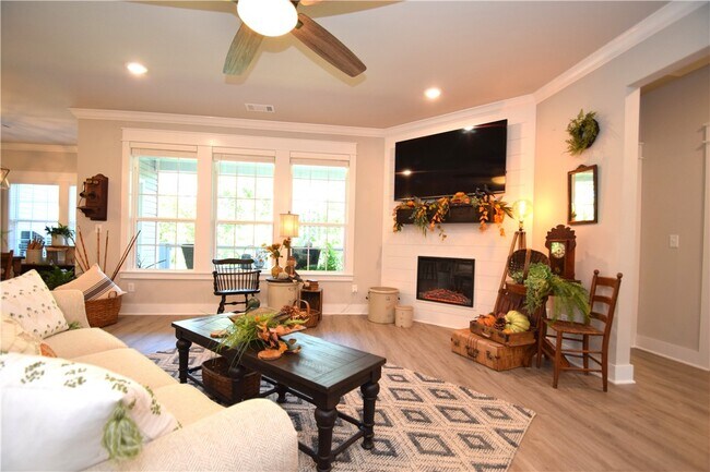 Building Photo - 42 Tummell Dr