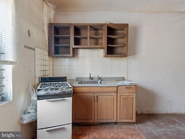 Building Photo - 1351 S 31st St