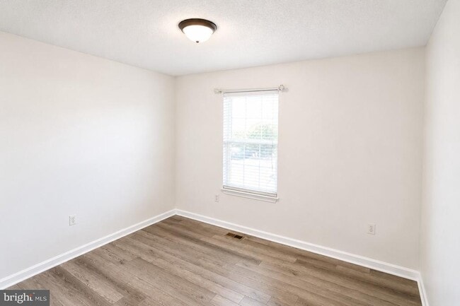 Building Photo - 501 Emily Ln