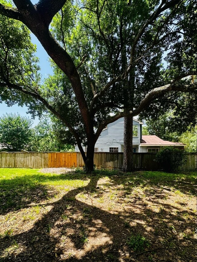 Building Photo - 78 W High Oaks Cir