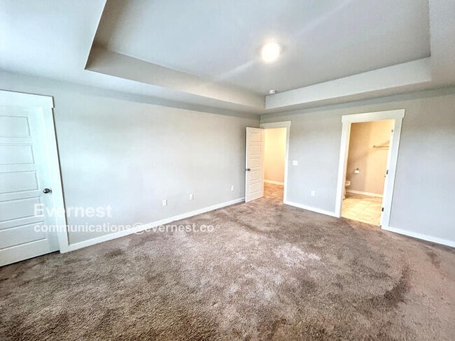 Building Photo - 549 Swanholme Dr