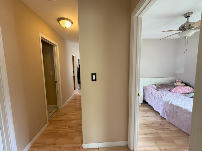 Building Photo - 18 Marquette Pl