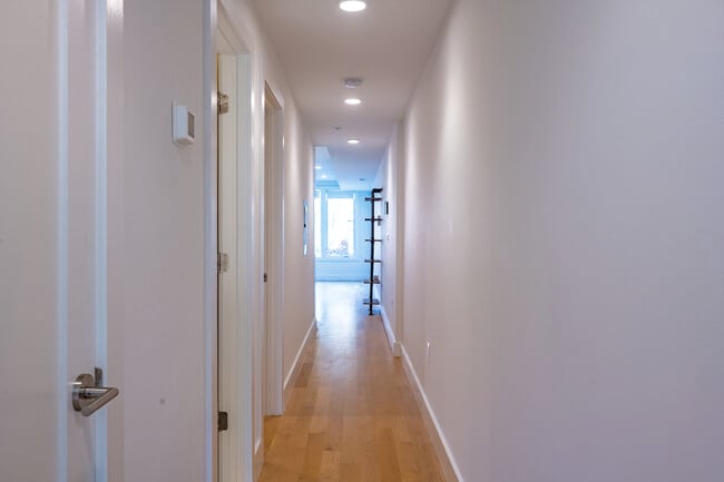 Building Photo - 1515 K St SE