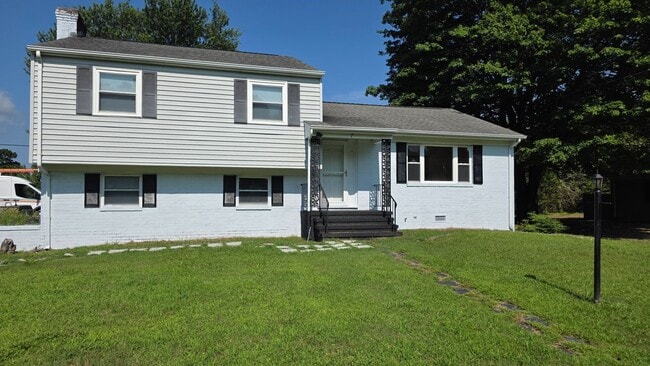 Primary Photo - Coming Soon | $2,000/mo | Spacious Split-L...