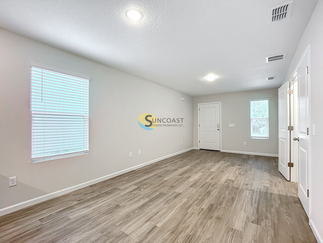 Building Photo - 1236 Pangola Dr