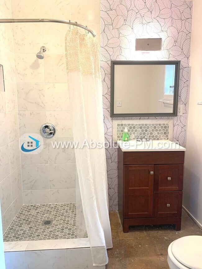 Building Photo - Cozy 1 Bedroom Studio in the Orangevale Ag...