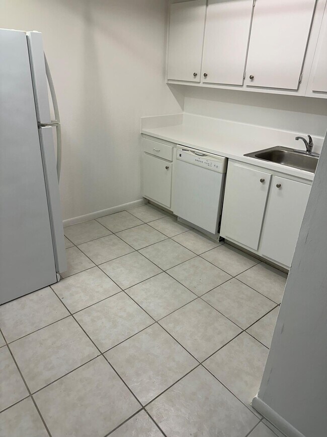 Building Photo - 602 NW 13th St