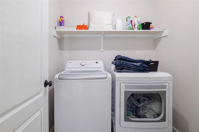 Building Photo - 2210 Parkland Cove