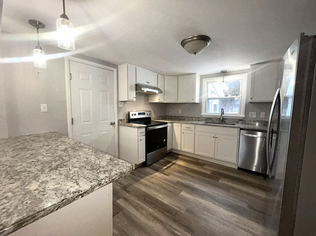 Building Photo - 3 Wills Dr