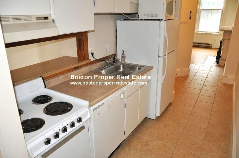 Building Photo - 429 Beacon St