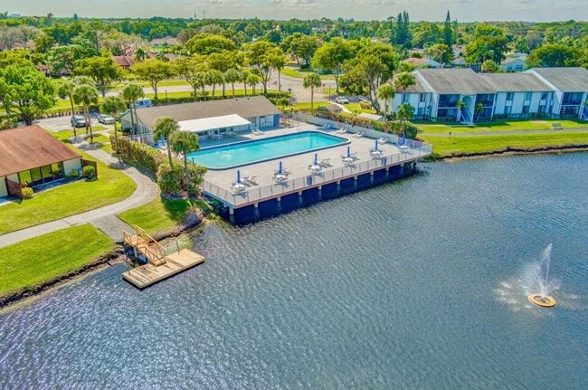 Building Photo - 1112 Green Pine Blvd