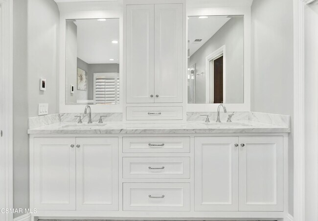 Building Photo - 3044 Ferncrest Pl