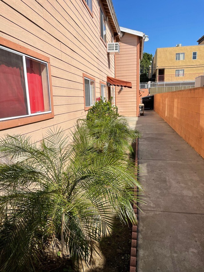 Leading to Unit 4 - 14223 Calvert St