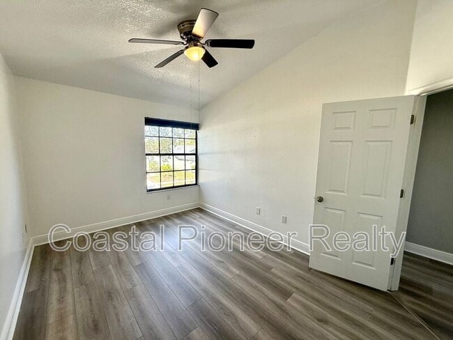 Building Photo - 8758 Huntfield St