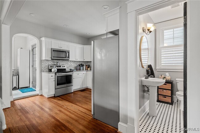 Building Photo - 3100 Barton Ave