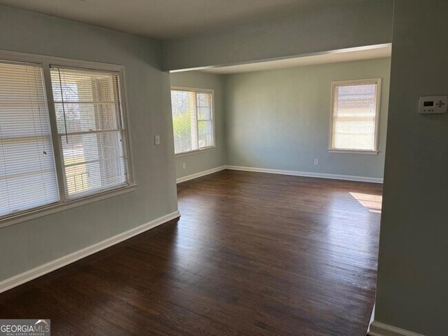 Building Photo - 2157 Settle Cir SE