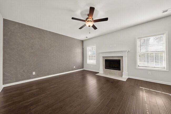 Building Photo - 63 Lee Rd 2234