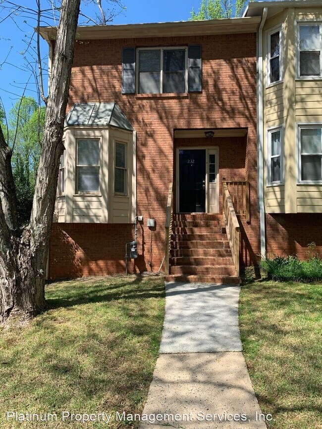 Building Photo - 2 br, 2.5 bath House - 232 Hembree Park Ter