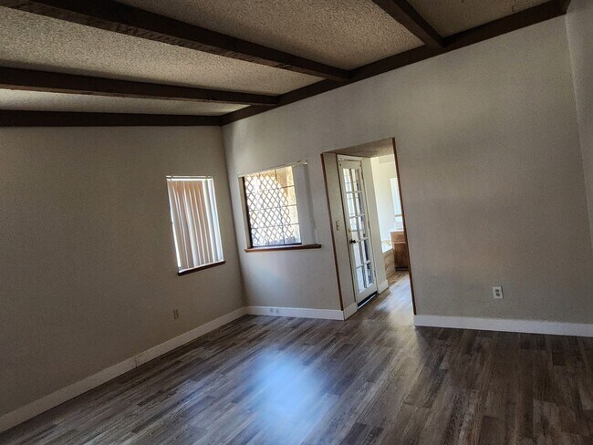 Building Photo - 4740 O'Bannon Dr