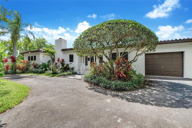 Building Photo - 1524 Zoreta Ave