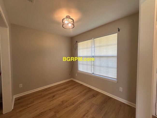 Building Photo - 9 Bradburn Rd