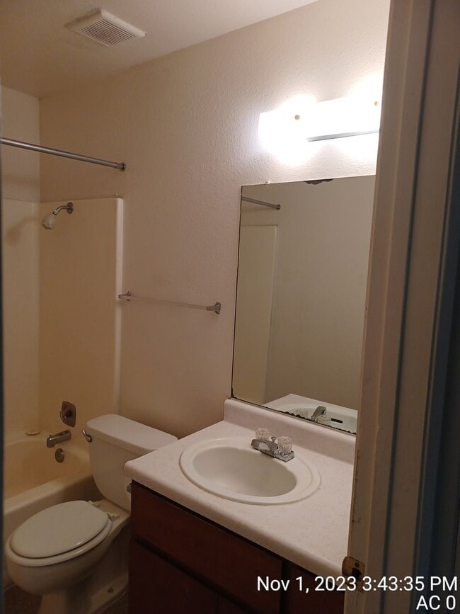 Building Photo - 1 Bedroom 1 Bath Apartment  Garden Square ...