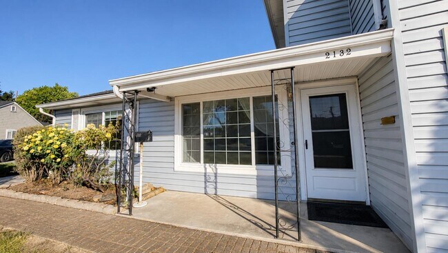 Building Photo - 2132 Forbes Ave