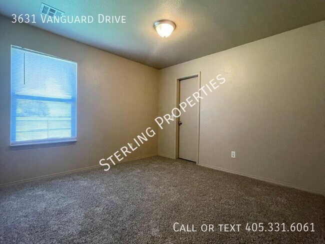 Building Photo - 3631 Vanguard Dr