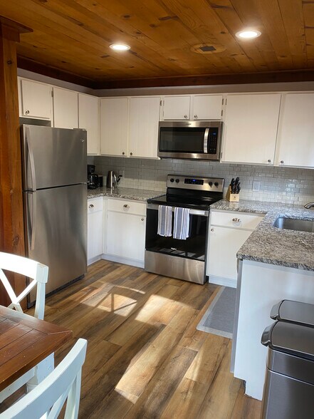 Building Photo - 838 Capistrano Ave