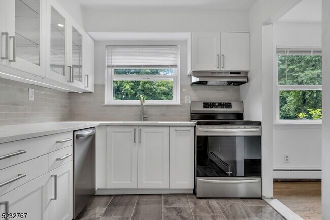 Primary Photo - 514 Andria Ave