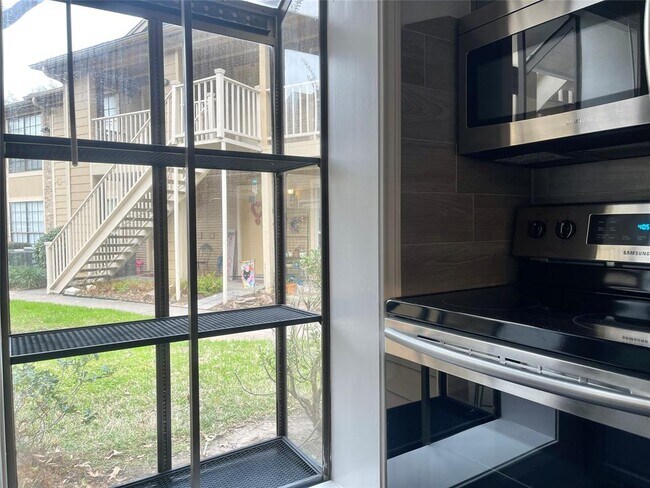 Building Photo - 1311 Antoine Dr