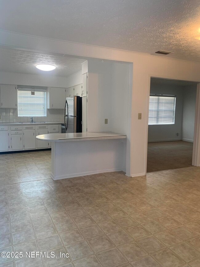 Building Photo - 5780 Cedar Forest Dr E