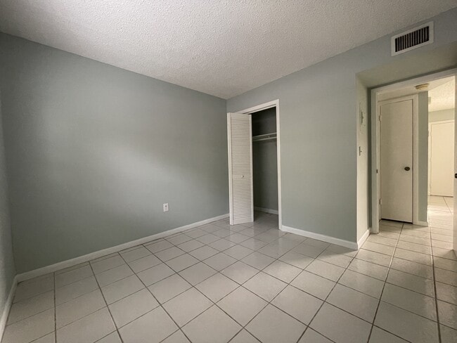 Building Photo - 3325 Arpt Rd S