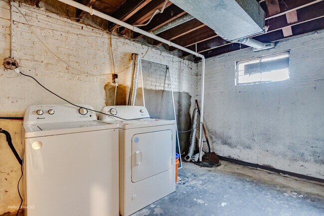 Building Photo - 2130 W 71st Pl