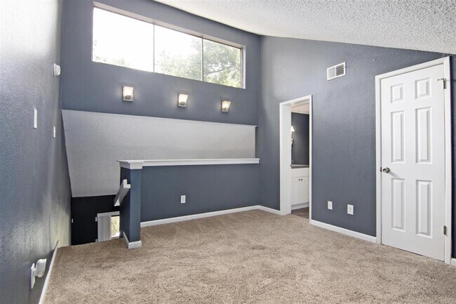 Building Photo - 12900 Walden Rd