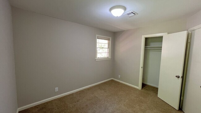 Building Photo - 3-Bedroom with so much to offer !