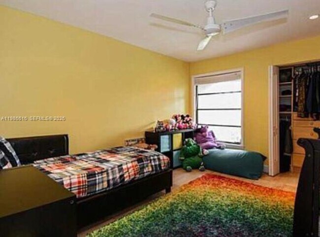 Building Photo - 2991 Lakewood Ln