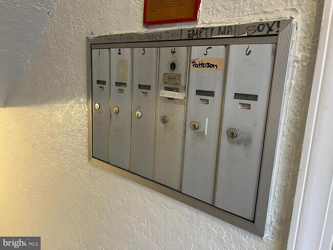 Building Photo - 5601 Colorado Ave NW