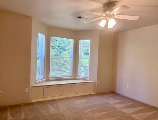 Building Photo - 3311 Edgewater Dr