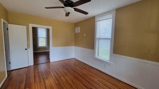 Building Photo - 803/805 McKinley Avenue