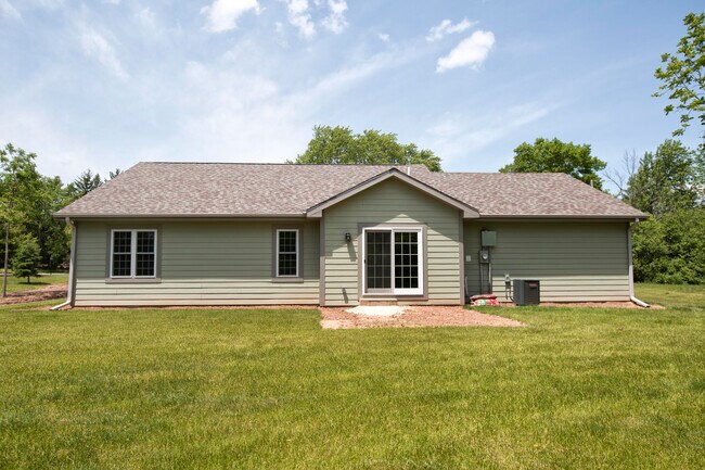 Building Photo - 1255 Westwood Dr