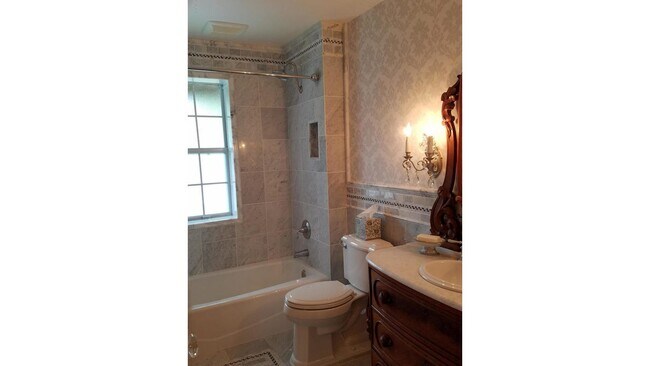 Building Photo - 212 St Johns Ave