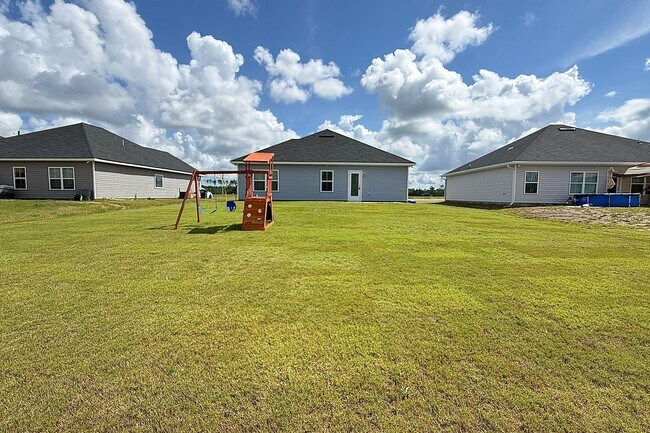 Building Photo - COMING JUNE 2026! (Pet Friendly)
