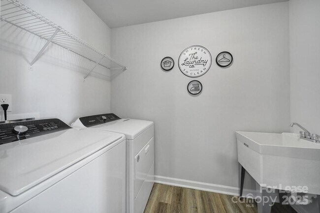 Building Photo - 517 Stephen Foster Wy