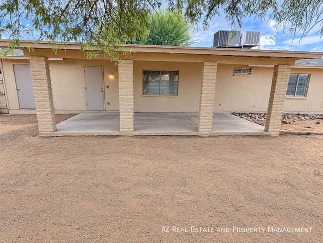 Building Photo - 4528 W Palm Ln