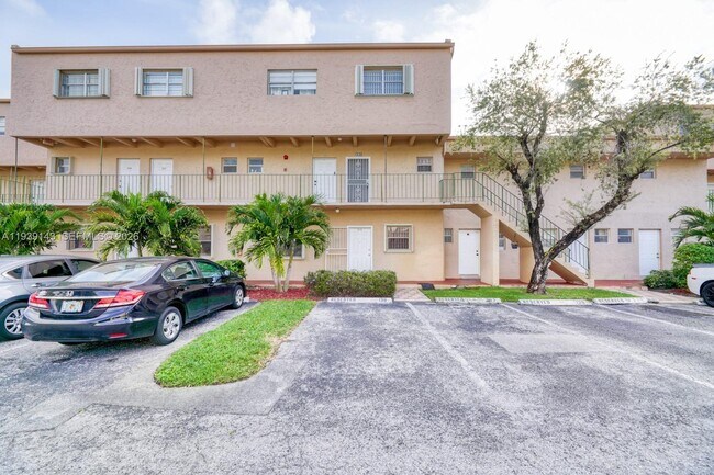 Building Photo - 840 SW 105th Ave