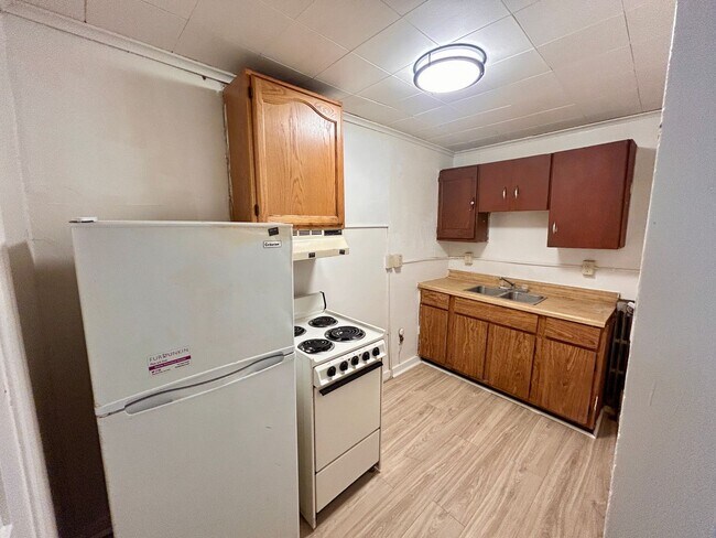 Building Photo - 212 E Lemon St