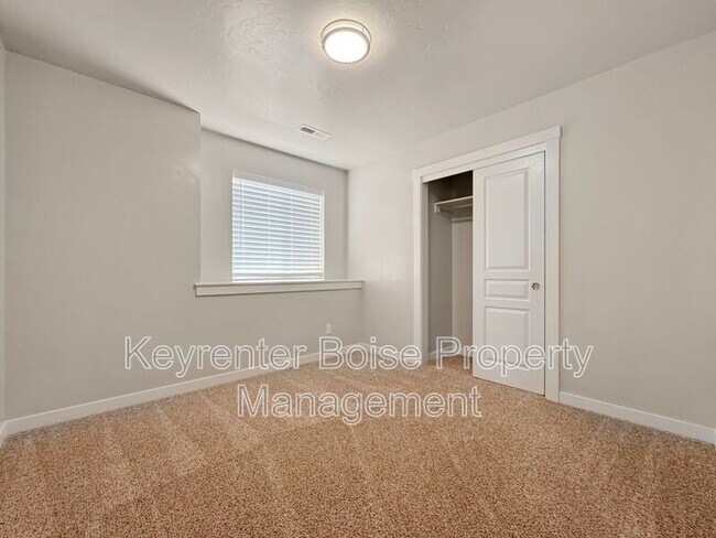 Building Photo - 2466 E Stella Dr