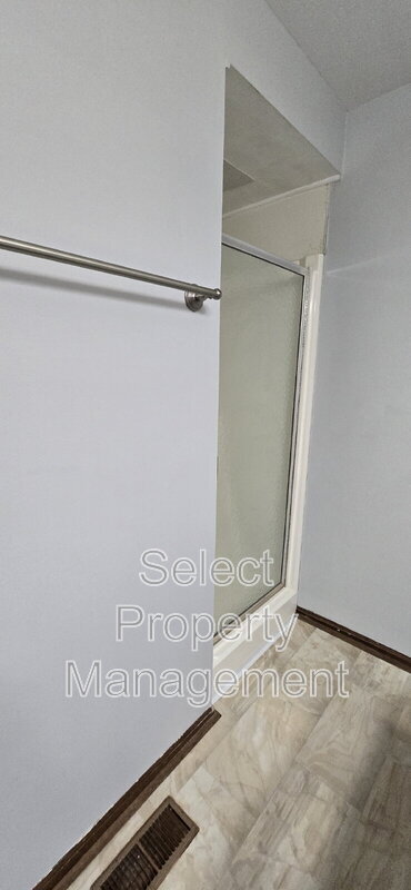 Building Photo - 6208 Landmark Dr